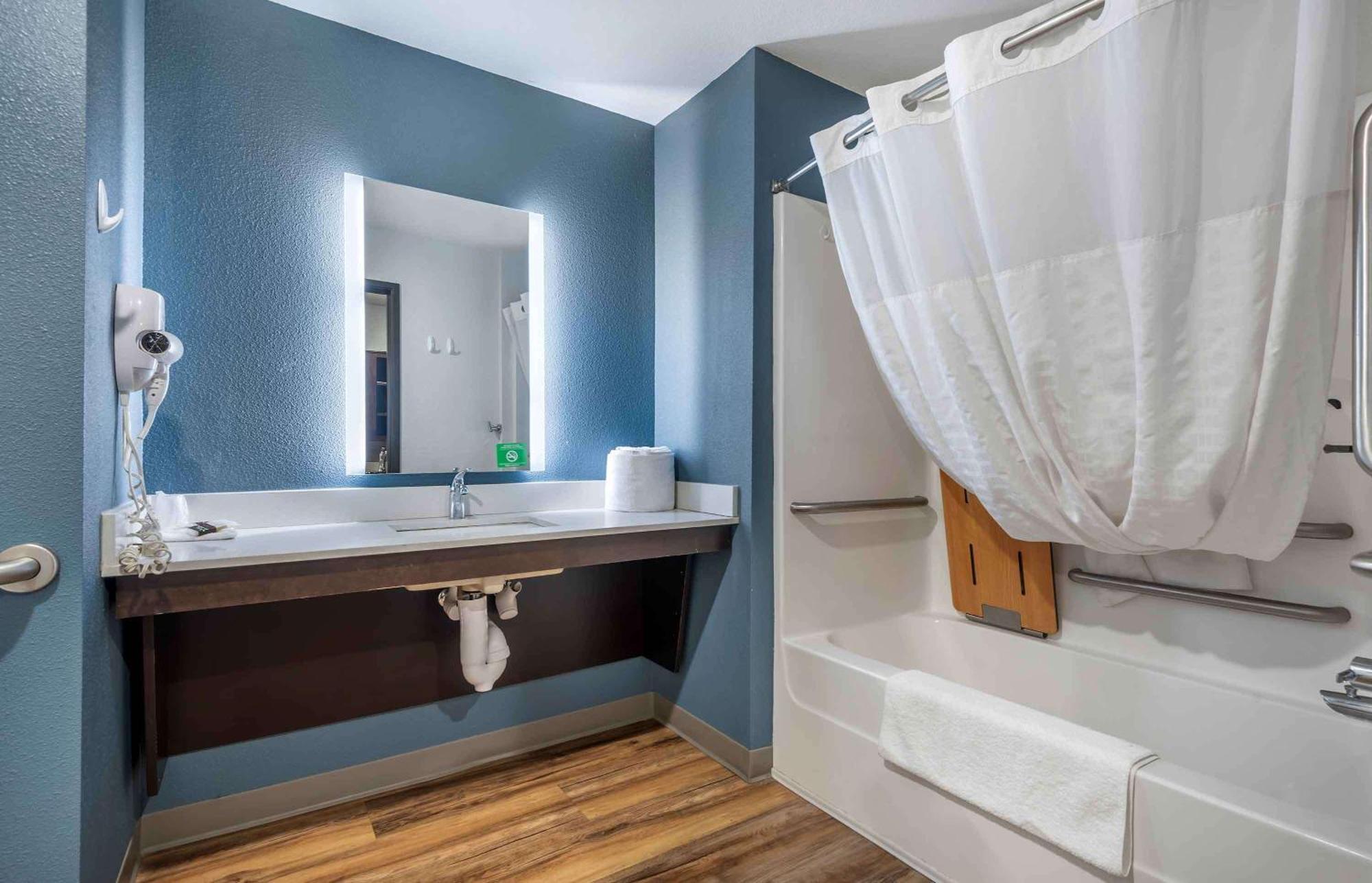 Extended Stay America Select Suites - Louisville - Airport Eksteriør bilde