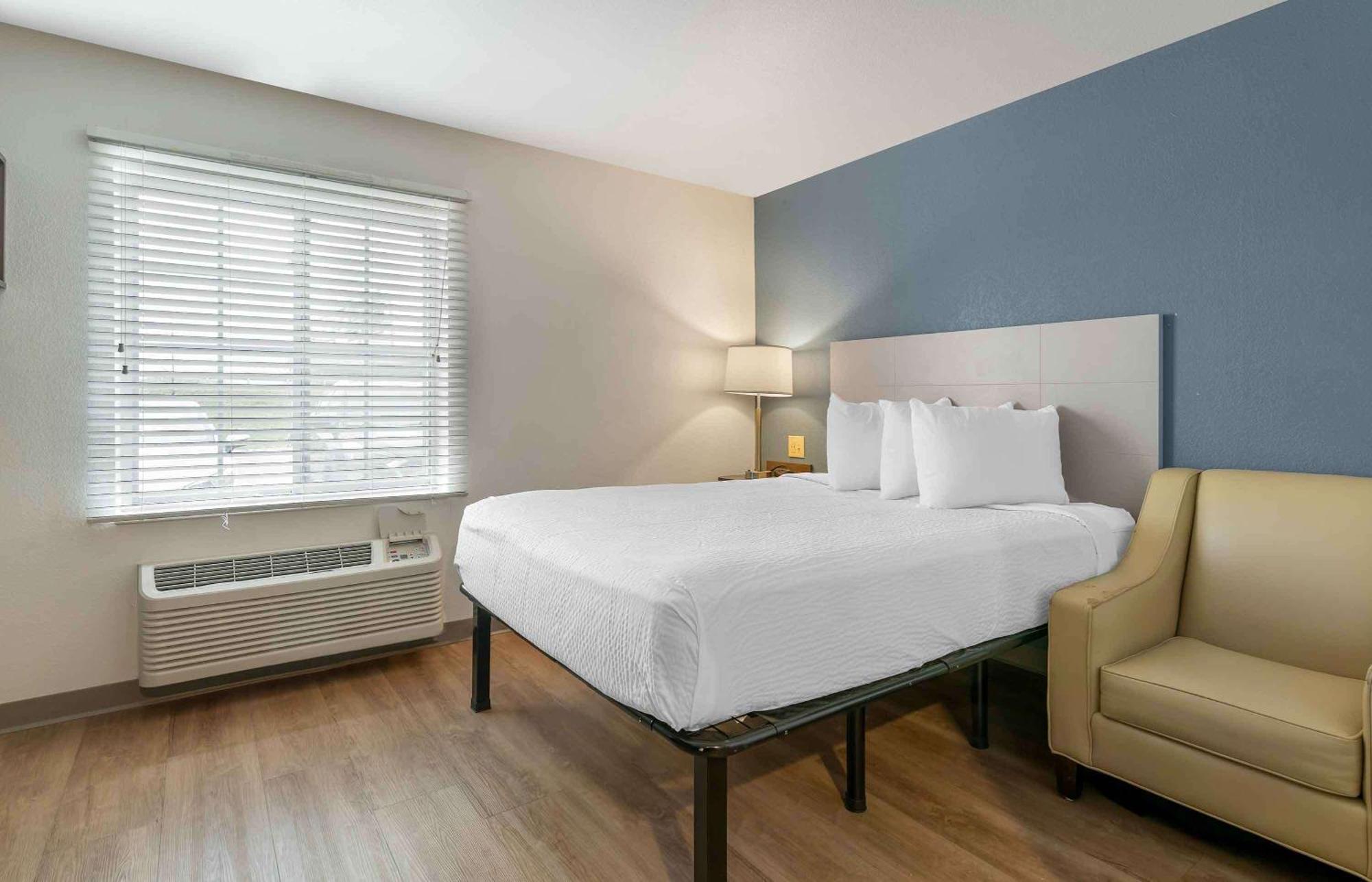 Extended Stay America Select Suites - Louisville - Airport Eksteriør bilde
