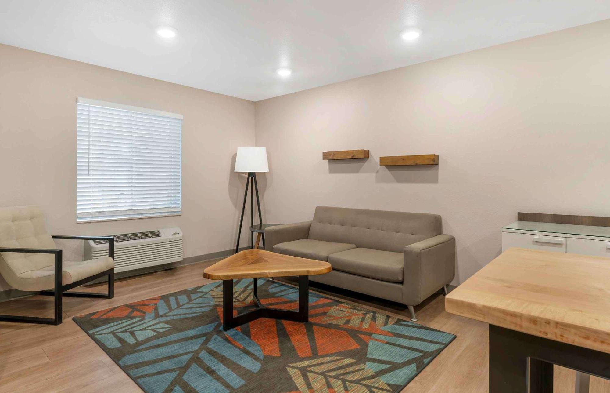 Extended Stay America Select Suites - Louisville - Airport Eksteriør bilde