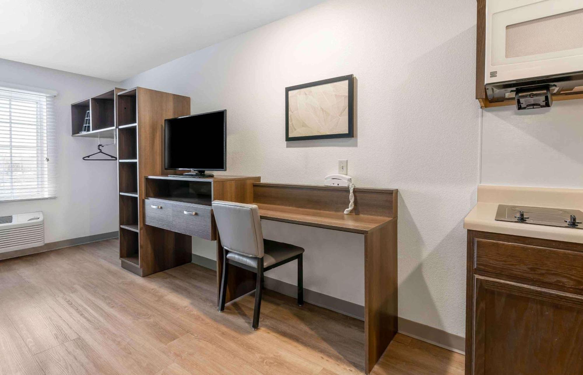 Extended Stay America Select Suites - Louisville - Airport Eksteriør bilde