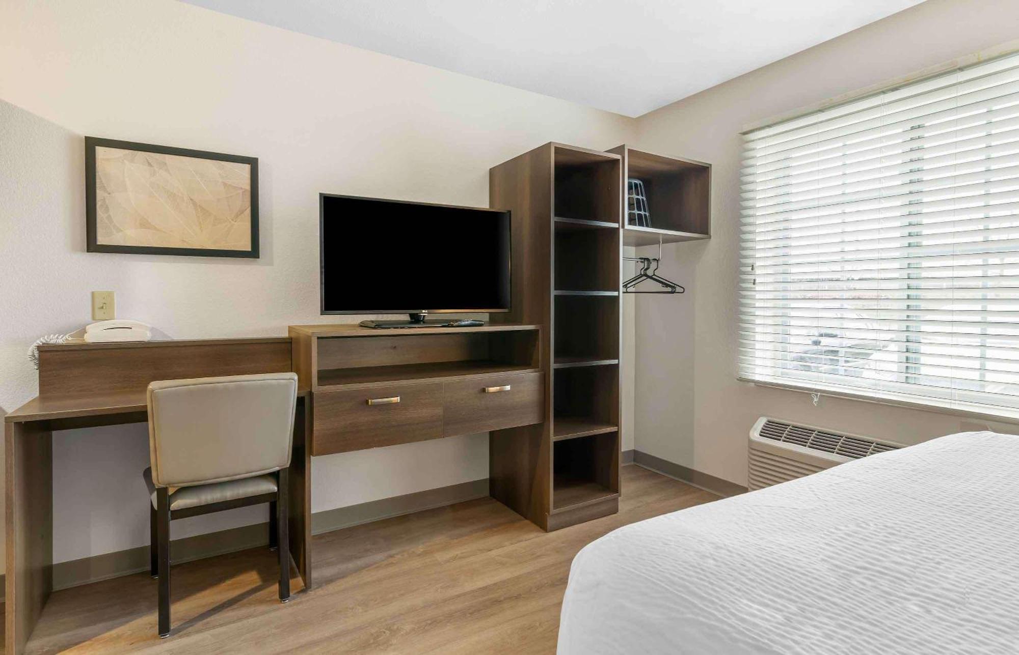 Extended Stay America Select Suites - Louisville - Airport Eksteriør bilde